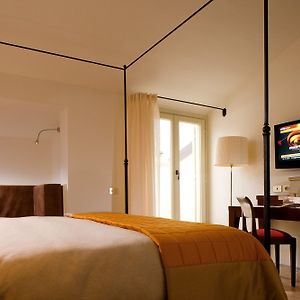 Camera con letto queen size